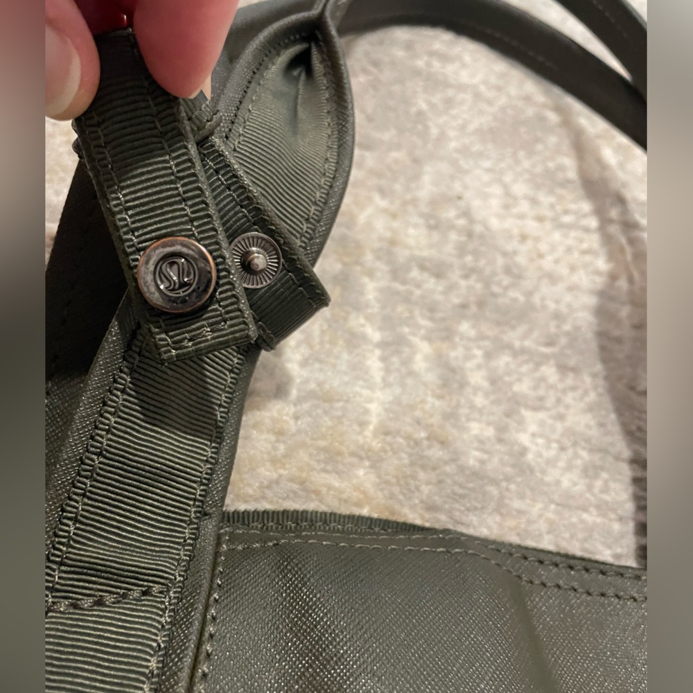Lululemon All Day Tote Olive Green Shoulder Bag - Picture 10 of 13